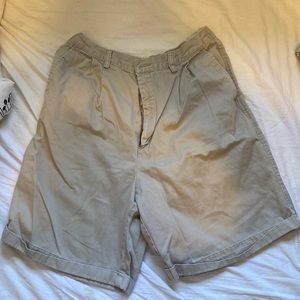 High wasted vintage Eddie Bauer camp style shorts.
